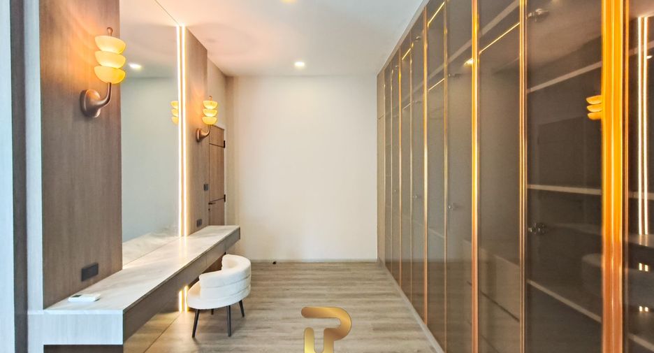 For sale 5 bedrooms villa in Huay Yai, Pattaya