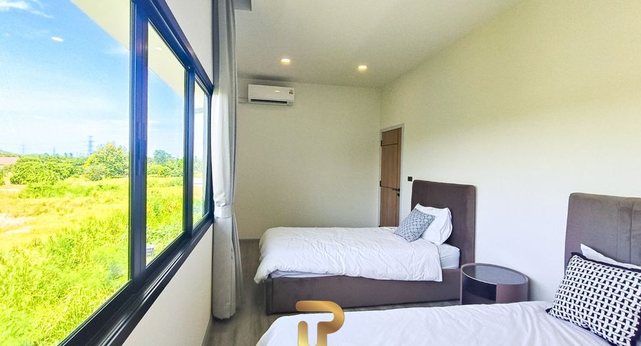 For sale 5 bedrooms villa in Huay Yai, Pattaya