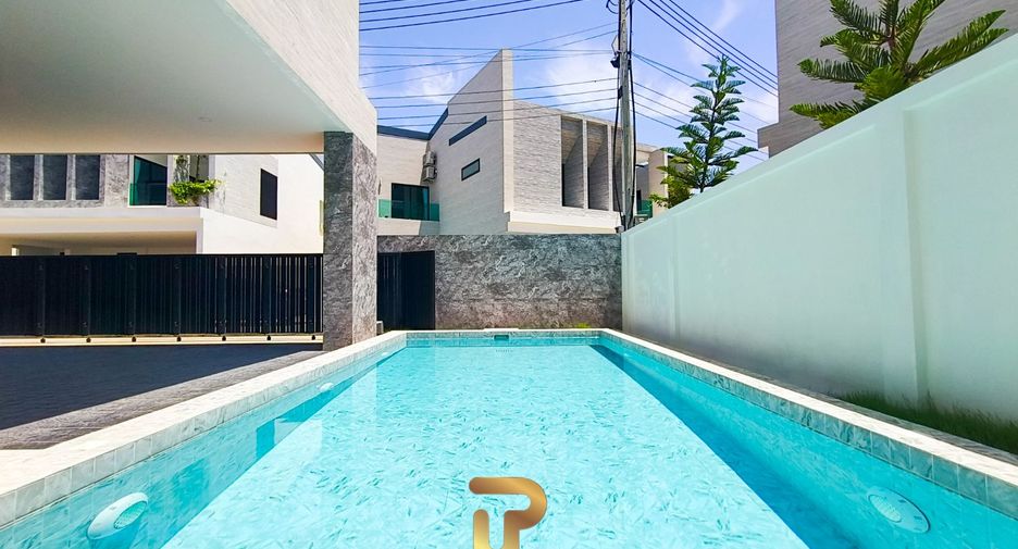For sale 5 bedrooms villa in Huay Yai, Pattaya