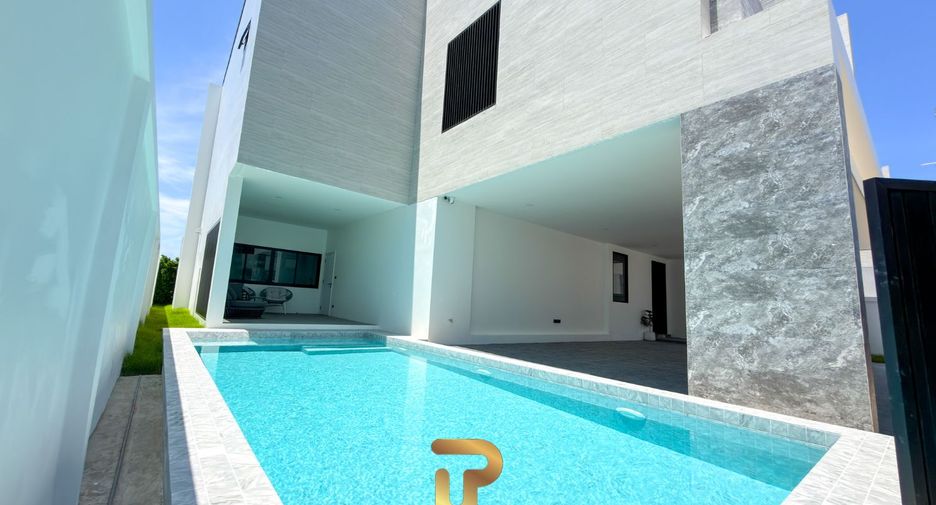 For sale 5 bedrooms villa in Huay Yai, Pattaya