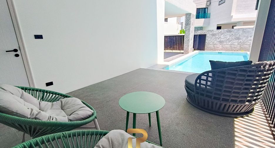 For sale 5 bedrooms villa in Huay Yai, Pattaya