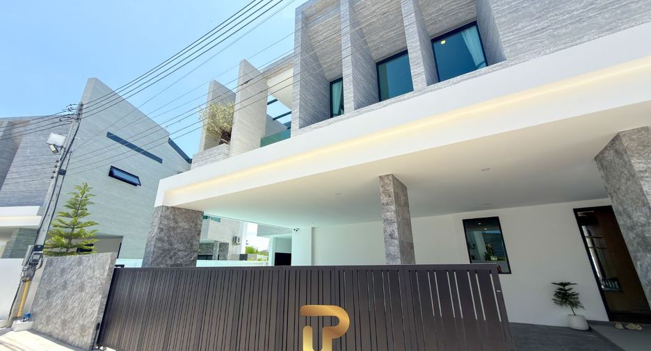 For sale 5 bedrooms villa in Huay Yai, Pattaya