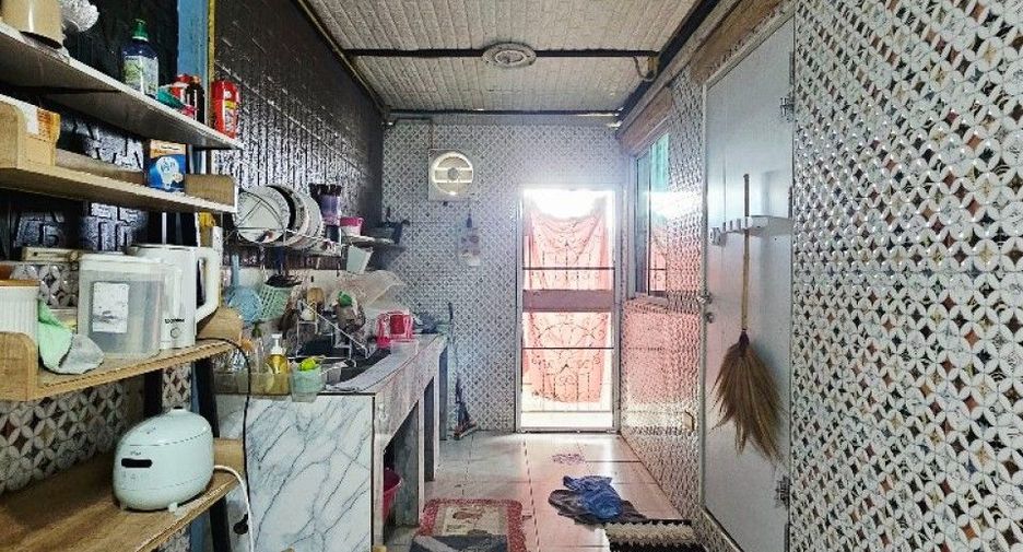 For sale 2 bedrooms townhouse in Ban Pho, Chachoengsao