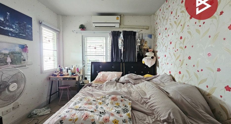 For sale 2 bedrooms townhouse in Ban Pho, Chachoengsao