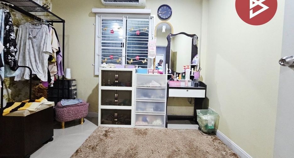 For sale 2 bedrooms townhouse in Ban Pho, Chachoengsao