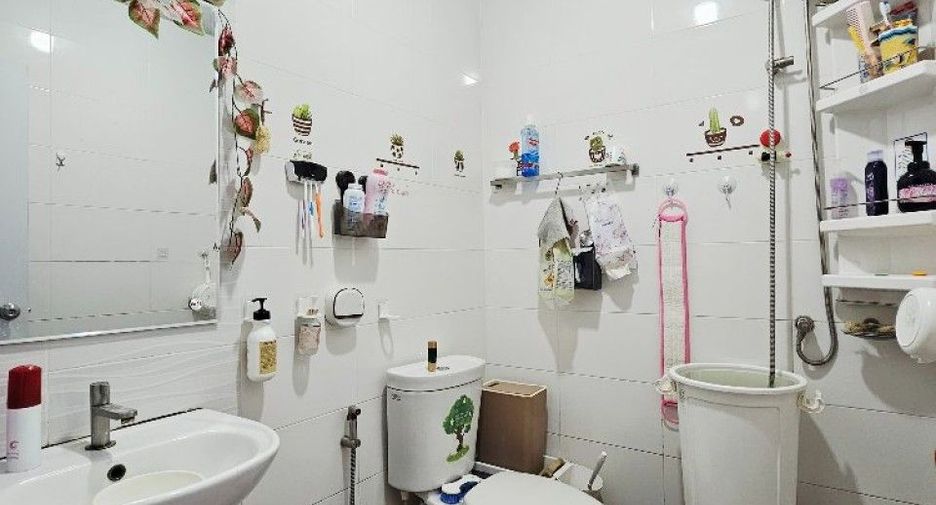 For sale 2 bedrooms townhouse in Ban Pho, Chachoengsao