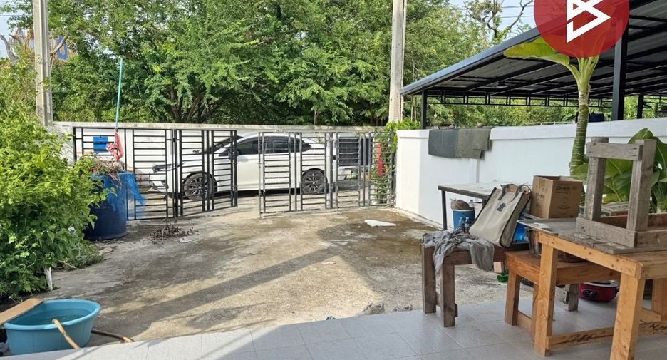 Casa adosada en venta de 3 habitaciones en Bang Pakong, Chachoengsao