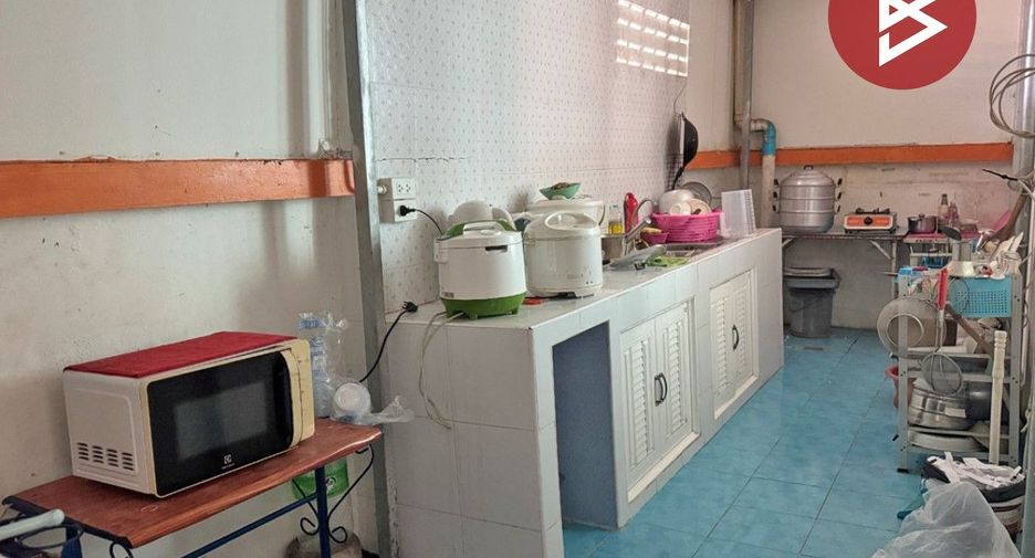 Casa adosada en venta de 3 habitaciones en Bang Pakong, Chachoengsao