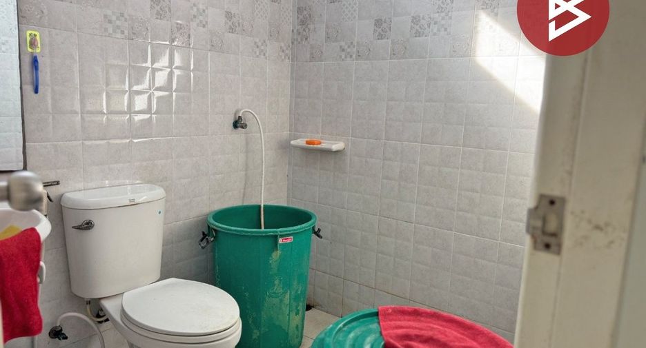 Casa adosada en venta de 3 habitaciones en Bang Pakong, Chachoengsao