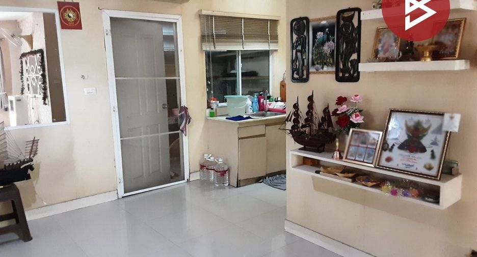 Casa adosada en venta de 3 habitaciones en Bang Khun Thian, Bangkok