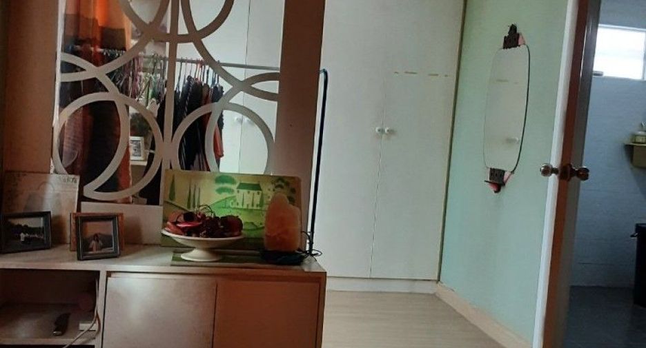 Casa adosada en venta de 3 habitaciones en Bang Khun Thian, Bangkok