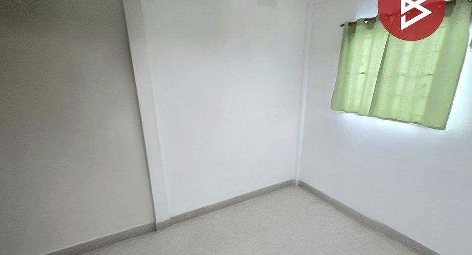 Casa adosada en venta de 3 habitaciones en Mueang Nakhon Pathom, Nakhon Pathom