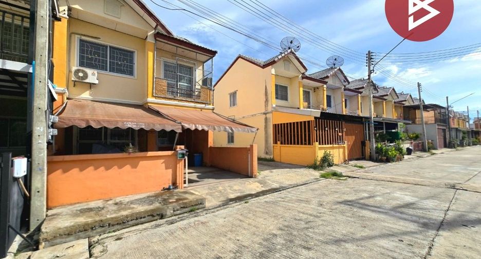 Casa adosada en venta de 3 habitaciones en Mueang Nakhon Pathom, Nakhon Pathom