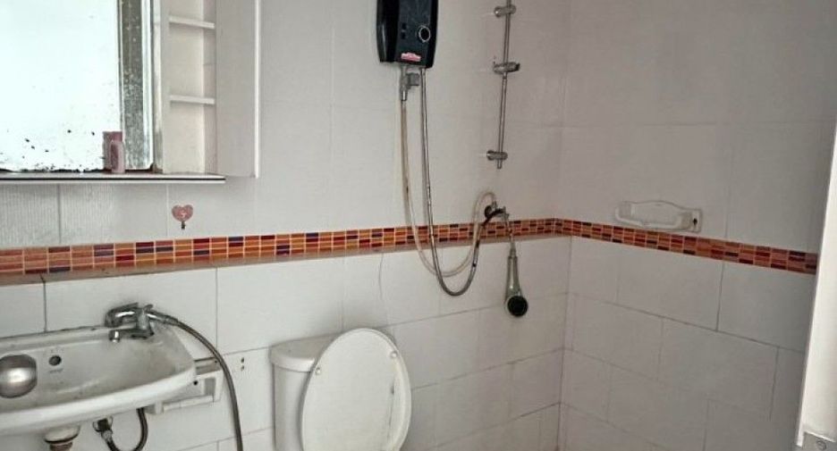For sale 2 bedrooms townhouse in Bang Pakong, Chachoengsao