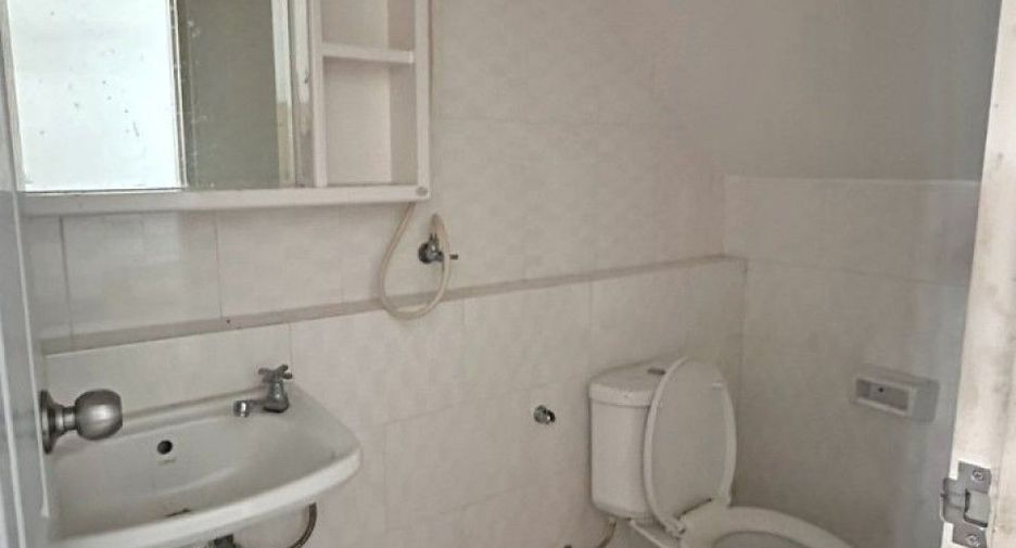 For sale 2 bedrooms townhouse in Bang Pakong, Chachoengsao