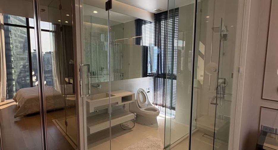 For rent 2 bedrooms condo in Khlong Toei, Bangkok
