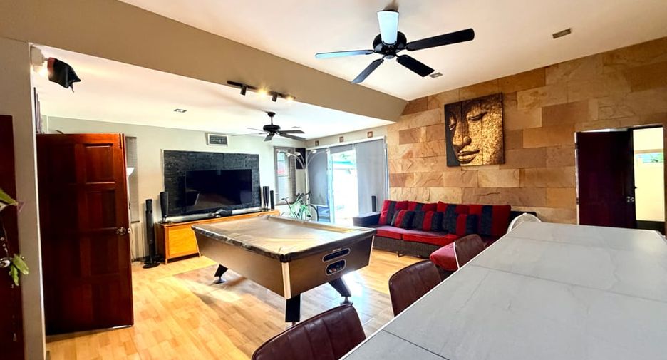 For rent 2 bedrooms villa in Bang Lamung, Chonburi