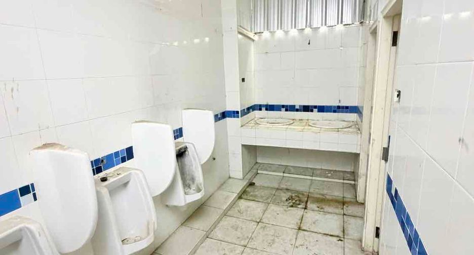 出售 3 卧室 商业空间 在 Nong Han, Udon Thani