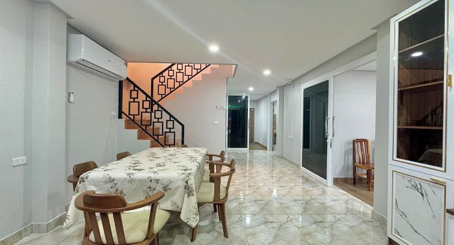 出租 4 卧室 别墅 在 Bang Lamung, Chon Buri