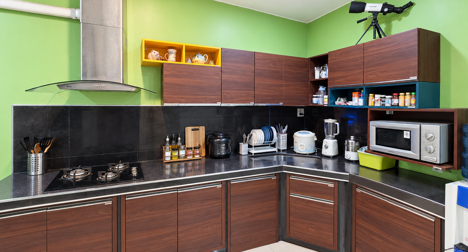 Продажа 4 спальни склад в Sai Noi, Нонтабури