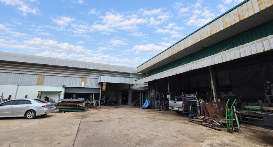 Продажа 4 спальни склад в Sai Noi, Нонтабури