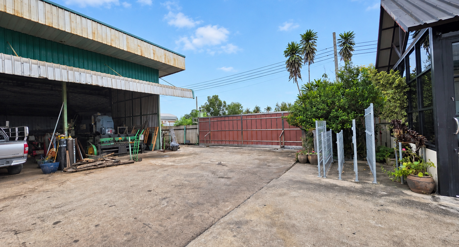 Продажа 4 спальни склад в Sai Noi, Нонтабури