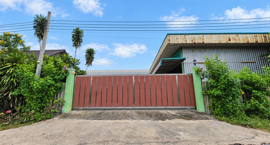 Продажа 4 спальни склад в Sai Noi, Нонтабури