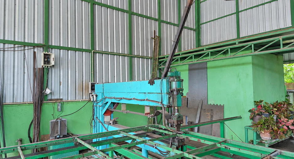 Продажа 4 спальни склад в Sai Noi, Нонтабури