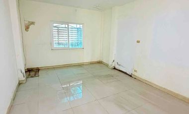 À vendre 3 chambres maison à Mueang Udon Thani, Udon Thani