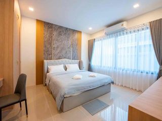 Casa en alquiler de 4 habitaciones en Bang Lamung, Chonburi