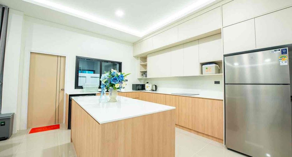 Casa en alquiler de 4 habitaciones en Huay Yai, Pattaya