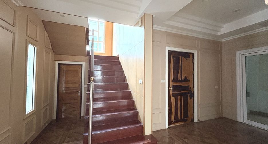 For sale 3 bedrooms house in Bang Phli, Samut Prakan