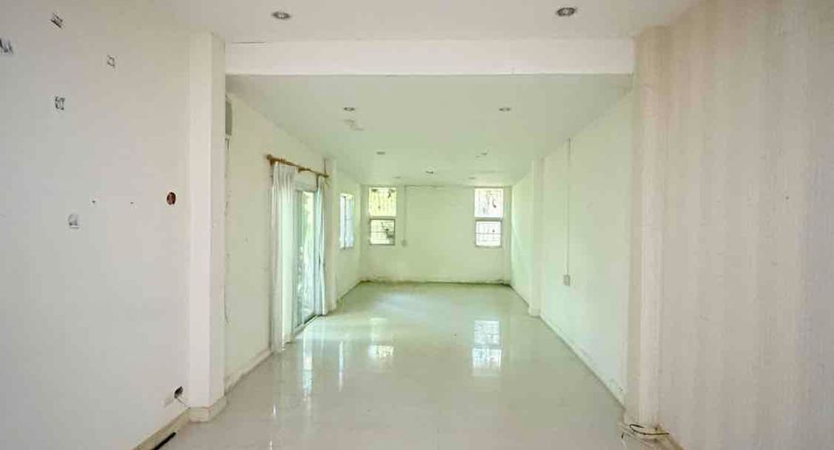 出售 2 卧室 独立屋 在 Mueang Udon Thani, Udon Thani