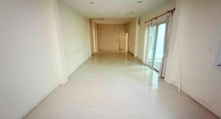 出售 2 卧室 独立屋 在 Mueang Udon Thani, Udon Thani