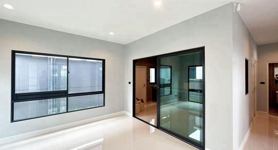 Casa en venta de 4 habitaciones en Bang Kruai, Nonthaburi
