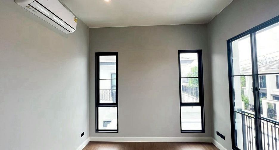 Casa en venta de 4 habitaciones en Bang Kruai, Nonthaburi