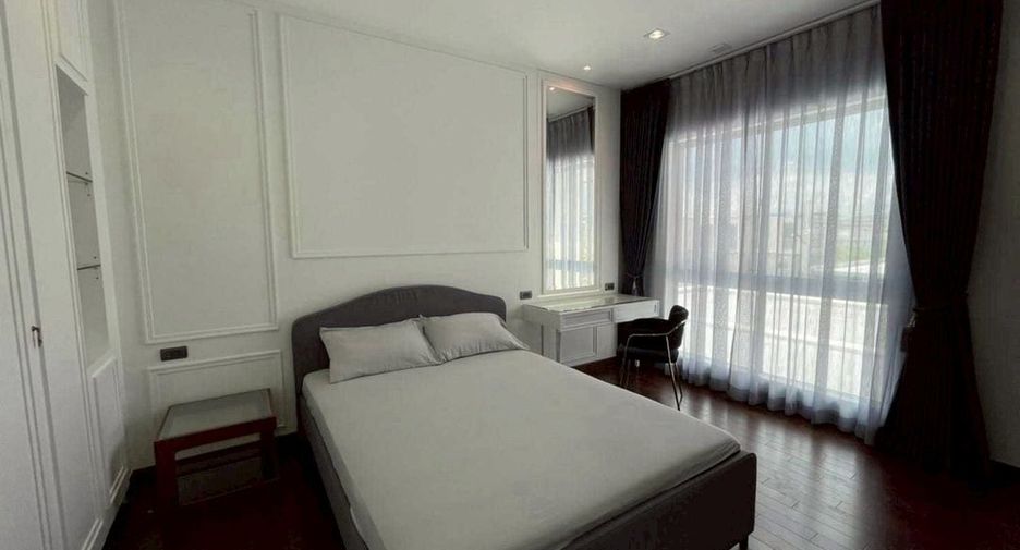 Casa en alquiler y en venta de 4 habitaciones en Lat Krabang, Bangkok