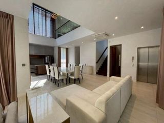 Casa en alquiler de 4 habitaciones en Bang Kapi, Bangkok
