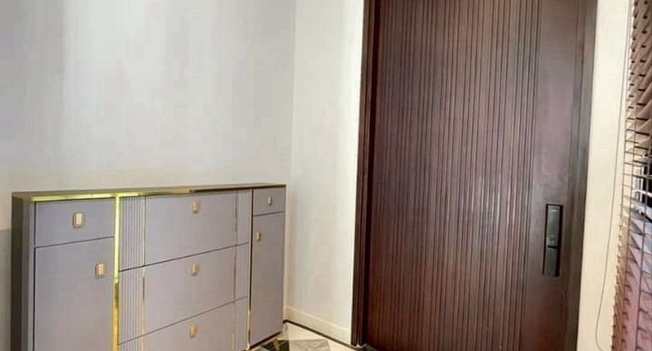Аренда 4 спальни дом в Банг Капи, Бангкок