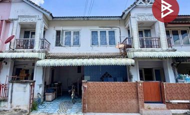 出售 6 卧室 联排别墅 在 Lam Luk Ka, Pathum Thani