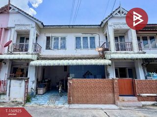Reihenhaus zum Kauf mit 6 Zimmer in Lam Luk Ka, Pathum Thani