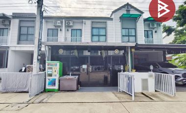 For sale 4 bedrooms townhouse in Mueang Samut Prakan, Samut Prakan
