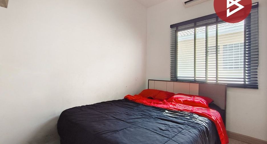For sale 4 bedrooms townhouse in Mueang Samut Prakan, Samut Prakan