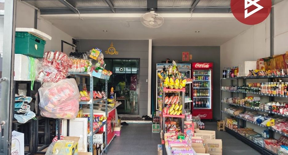 For sale 4 bedrooms townhouse in Mueang Samut Prakan, Samut Prakan