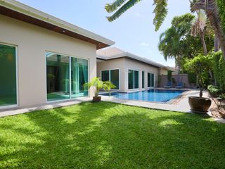 Haus zur Miete und zum Kauf mit 3 Zimmer in Bang Lamung, Chonburi