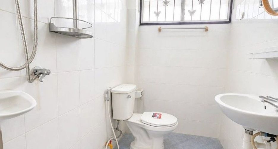 For sale 4 bedrooms retail Space in Mueang Chon Buri, Chonburi