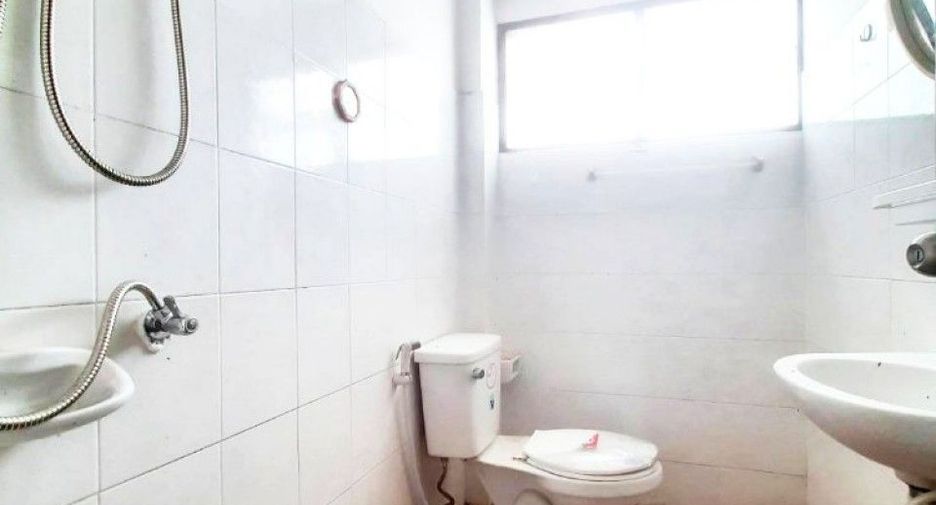 For sale 4 bedrooms retail Space in Mueang Chon Buri, Chonburi
