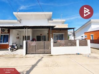 Reihenhaus zum Kauf mit 2 Zimmer in Krathum Baen, Samut Sakhon