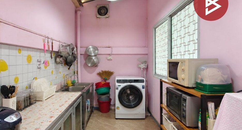 Reihenhaus zum Kauf mit 2 Zimmer in Krathum Baen, Samut Sakhon