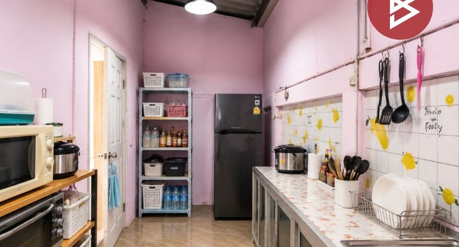 Reihenhaus zum Kauf mit 2 Zimmer in Krathum Baen, Samut Sakhon